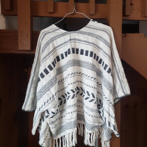 American Eagle Boho Shawl - Picture 2 of 3